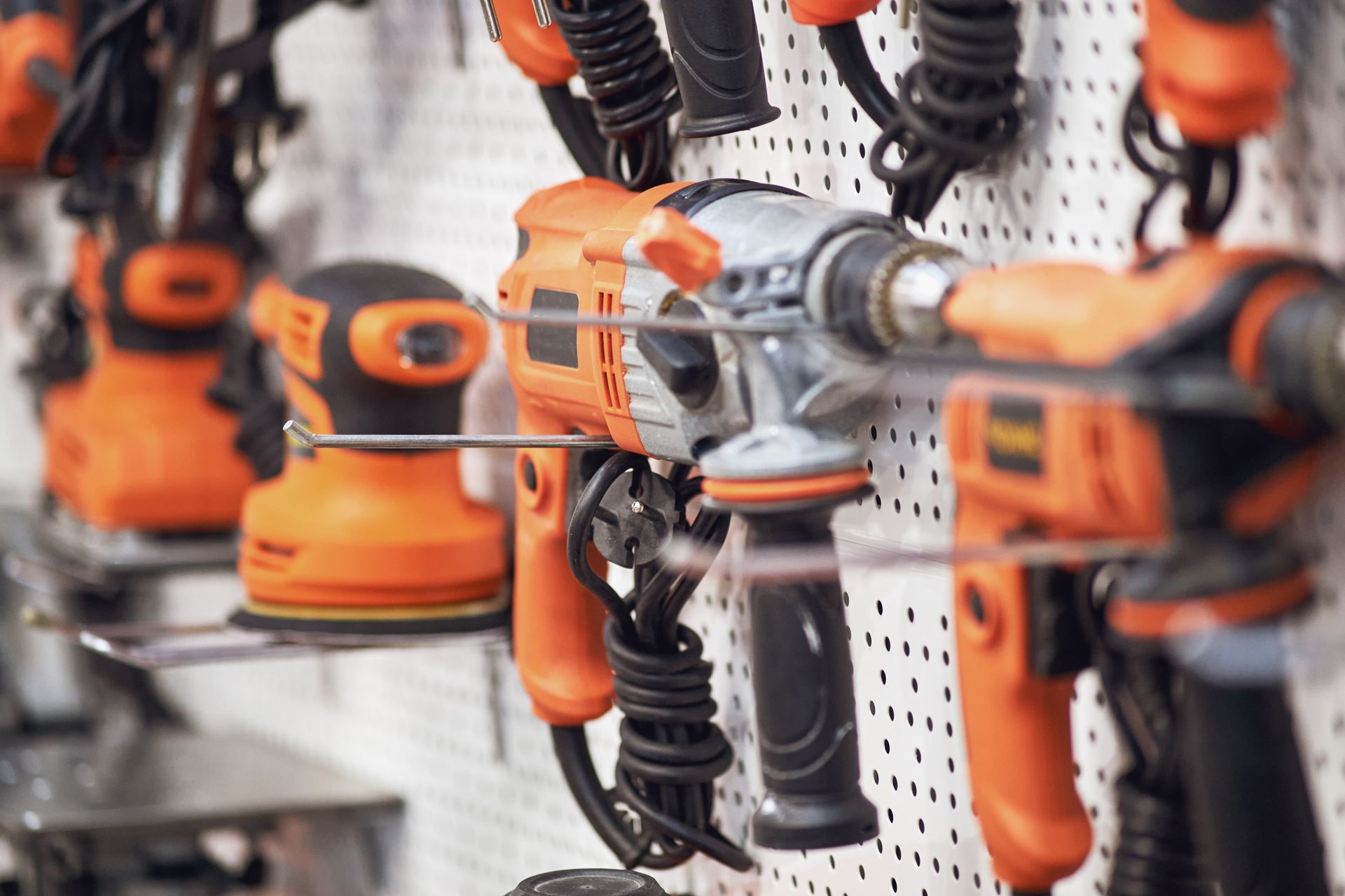 Utensili elettrici arancioni