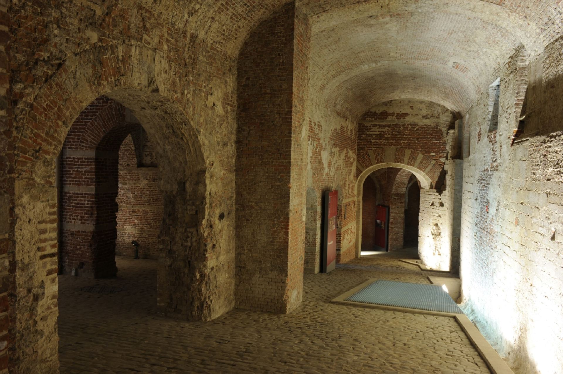 BIORGANIC - traiteur événementiel gastronomique 100% Bio à Bruxelles-ville, pour Palais du Coudenberg situé dans une rue qui fut jadis un axe principal de la ville et dont les origines remontent au Moyen Âge