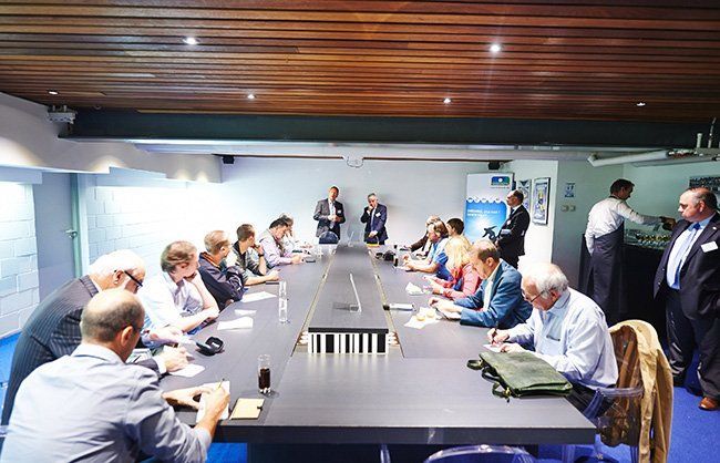 Autoworld -  salle originale à louer à Bruxelles