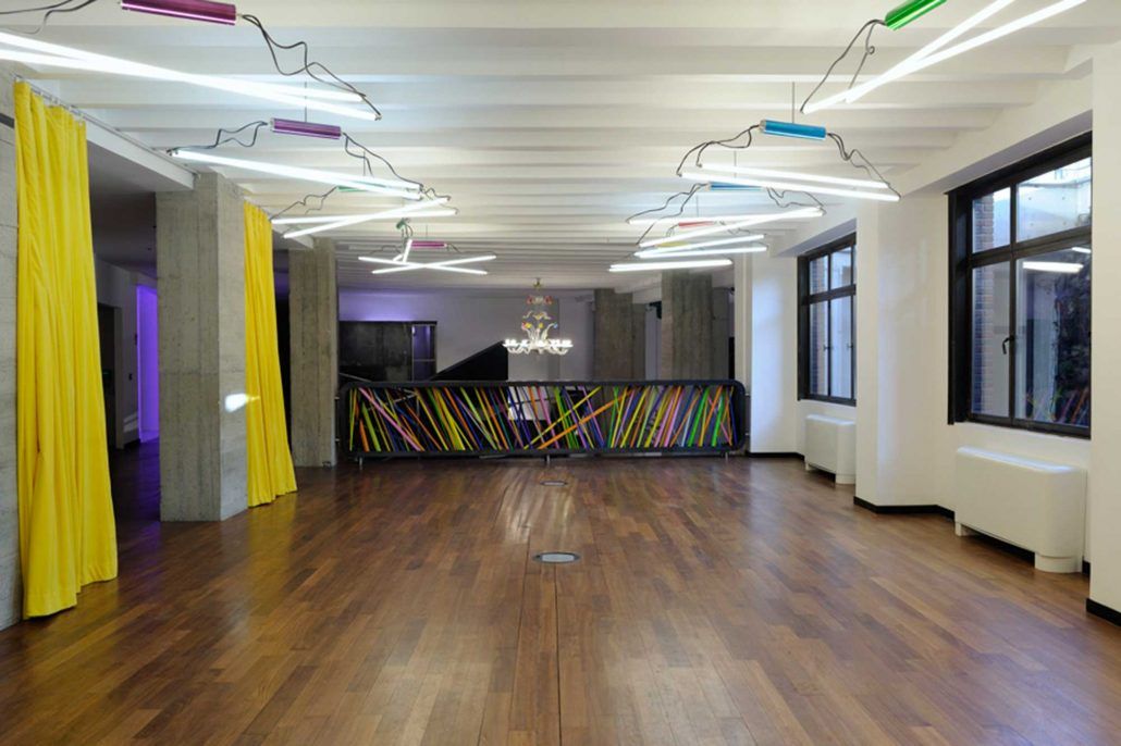 BIORGANIC - traiteur événementiel gastronomique 100% Bio à Schaerbeek, l'AREA 42 qui se composent de 4 salles modulables réparties sur 2 niveaux, où figurent des œuvres originales et exclusives, un mobilier design et des matériaux nobles