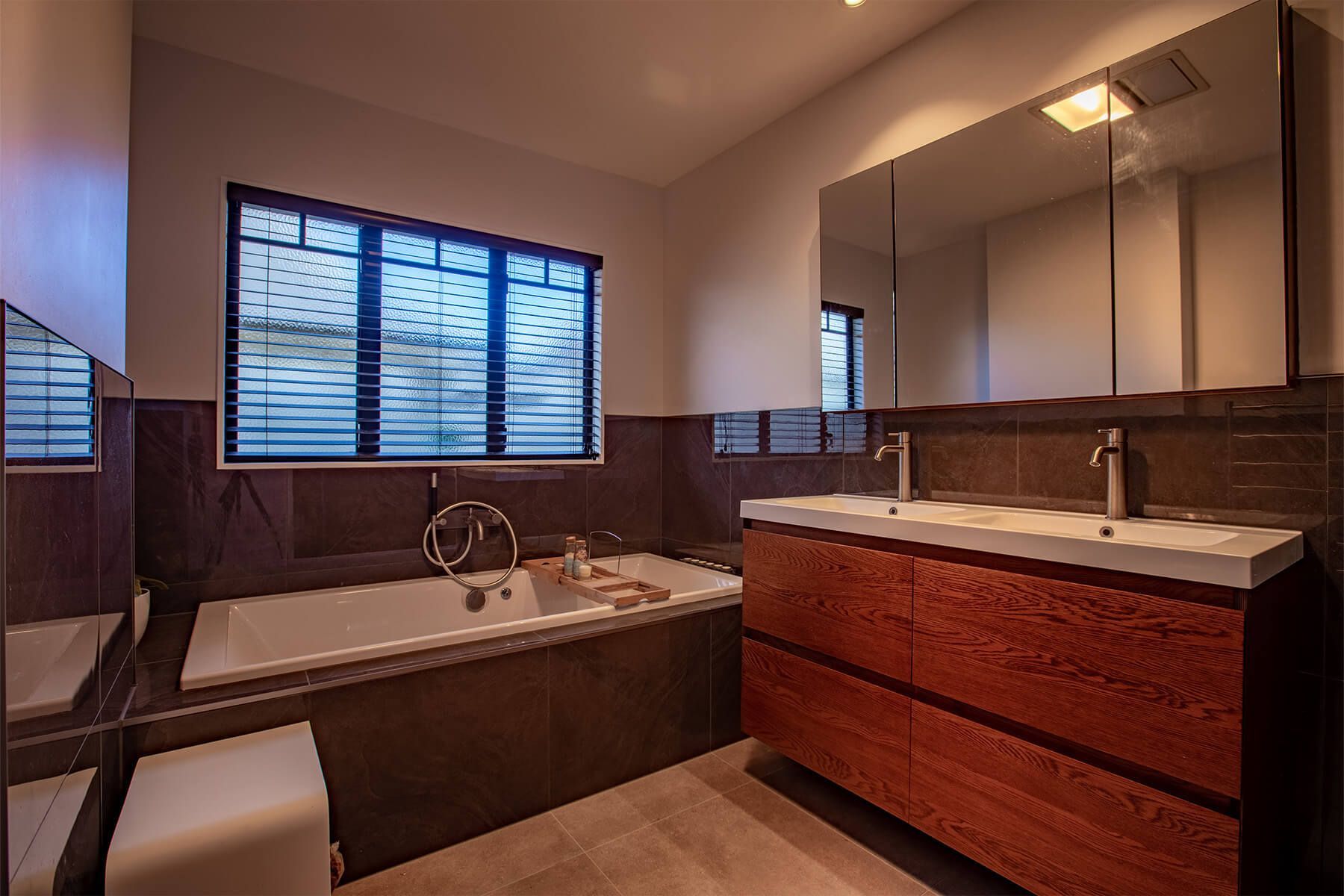 elegant tiled bathroom