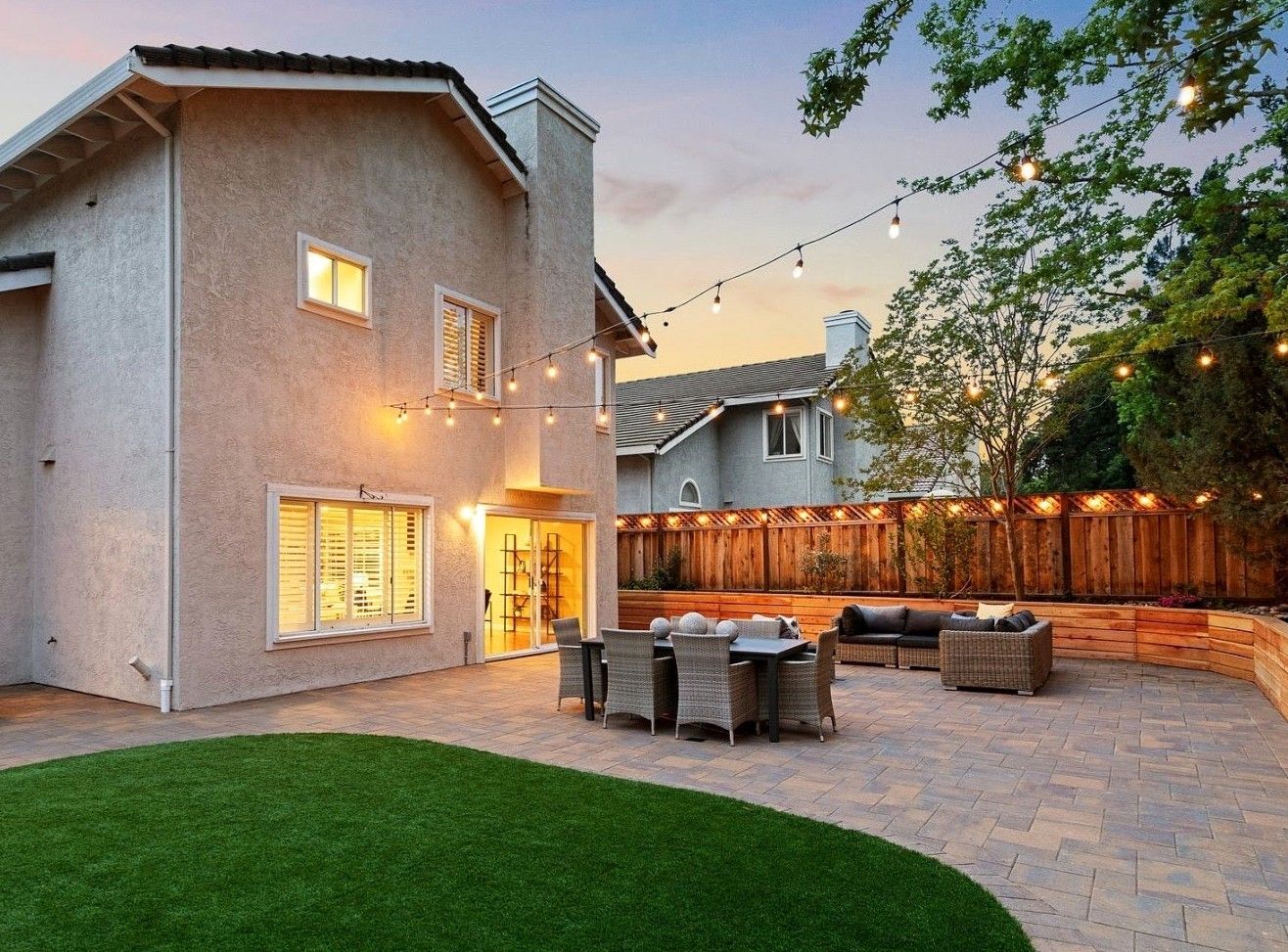 Moraga landscape design - backyard paver patio with waterless lawn