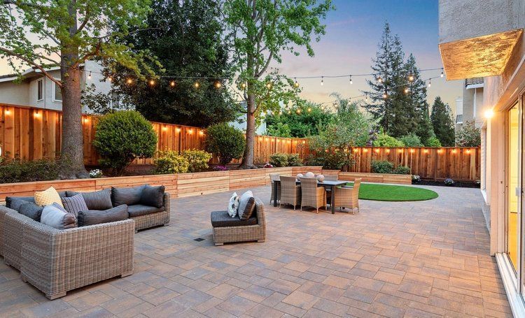 Moraga landscape design - backyard paver patio