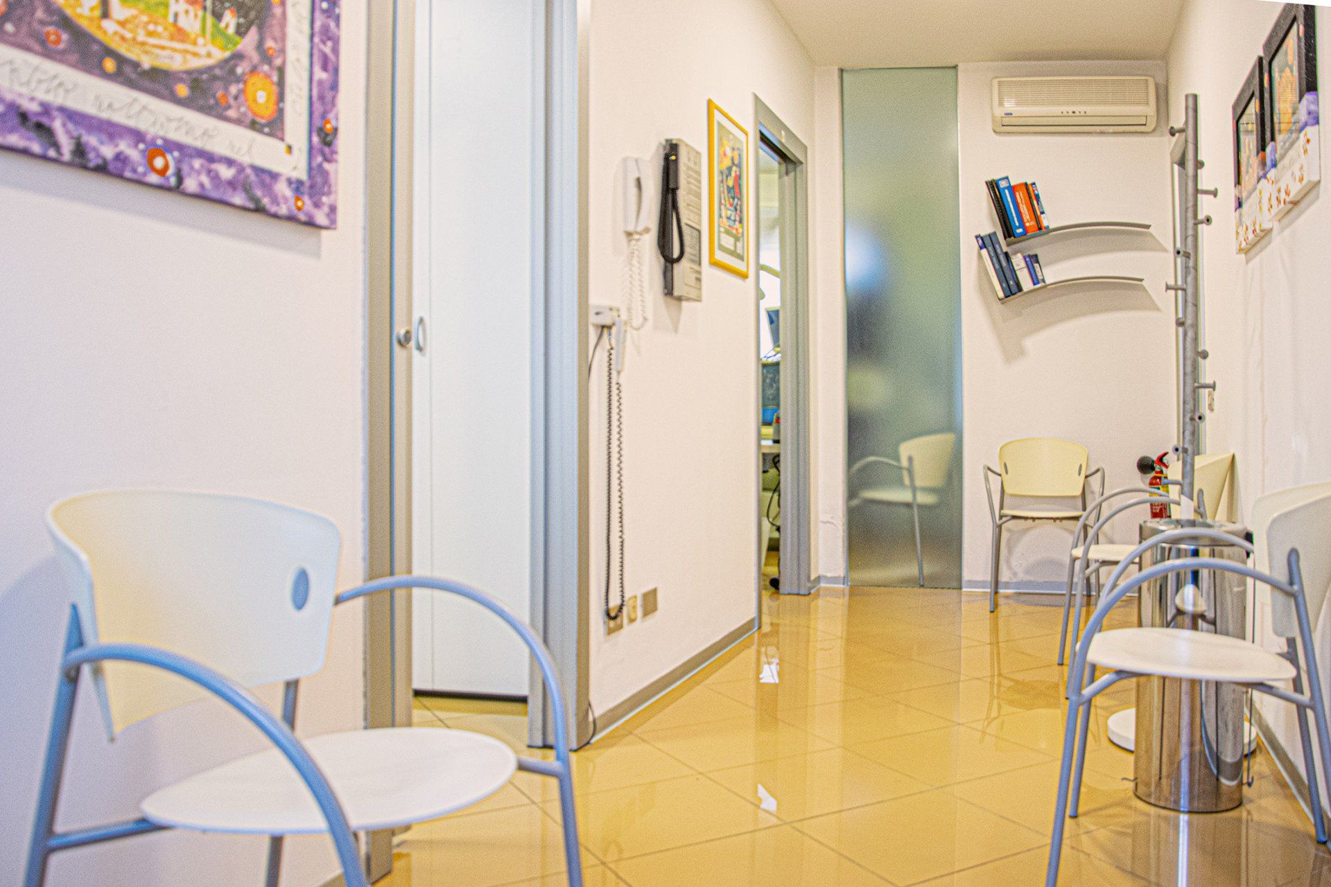 sala d'aspetto Castelguglielmo