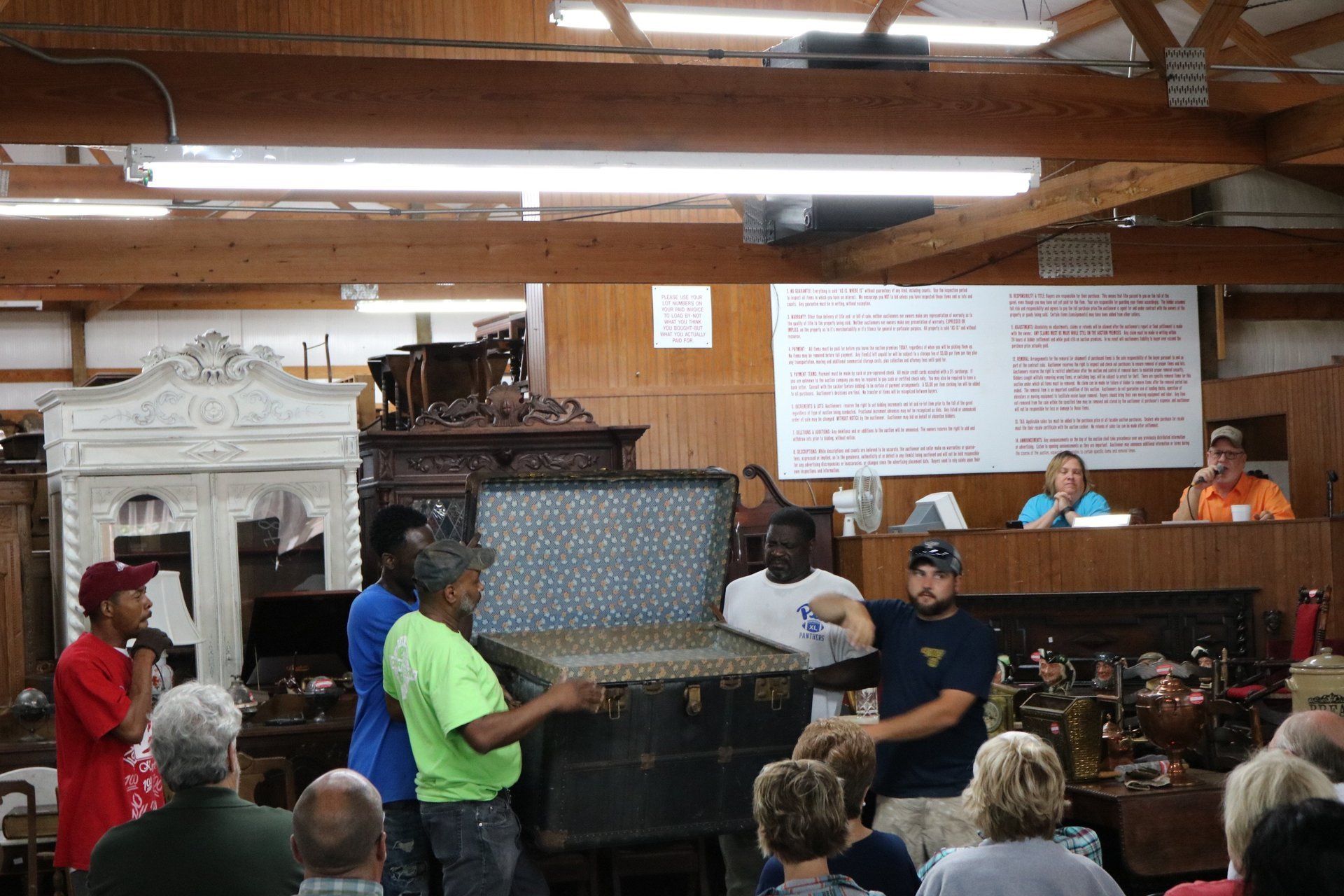 furniture auction in central arkansas