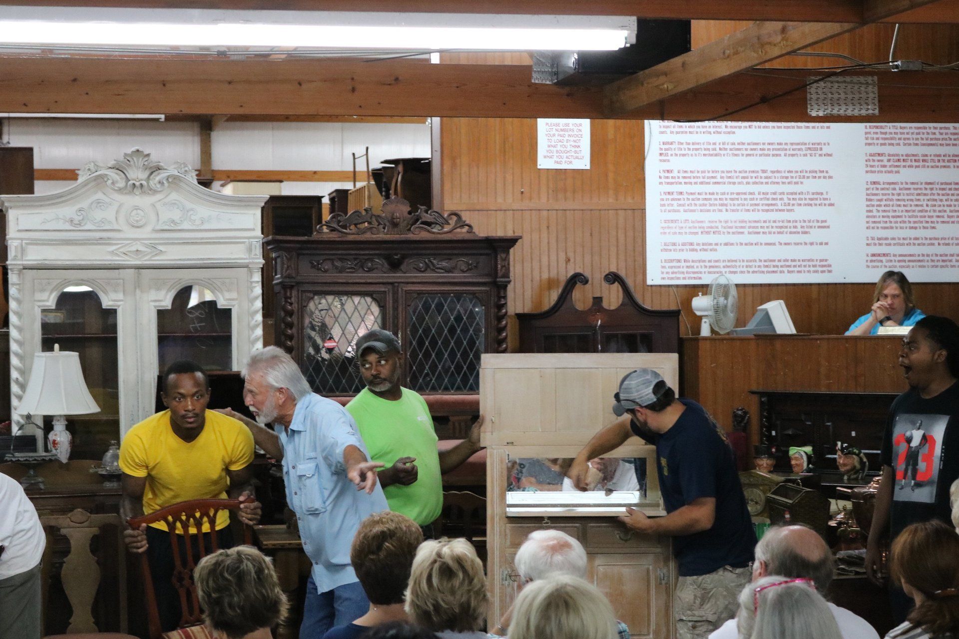 furniture auction in central ar