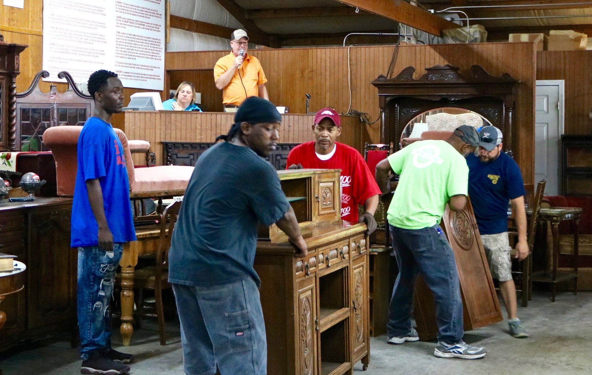 furniture auction in ar