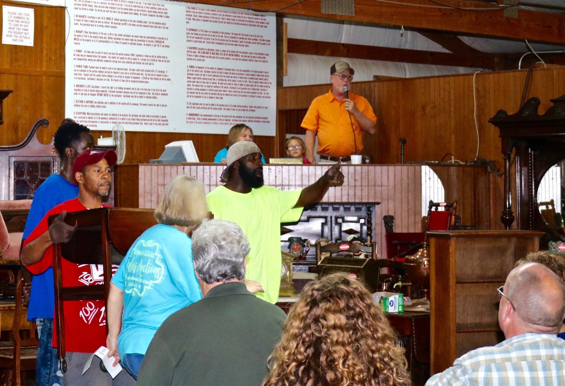 antique auction in ar