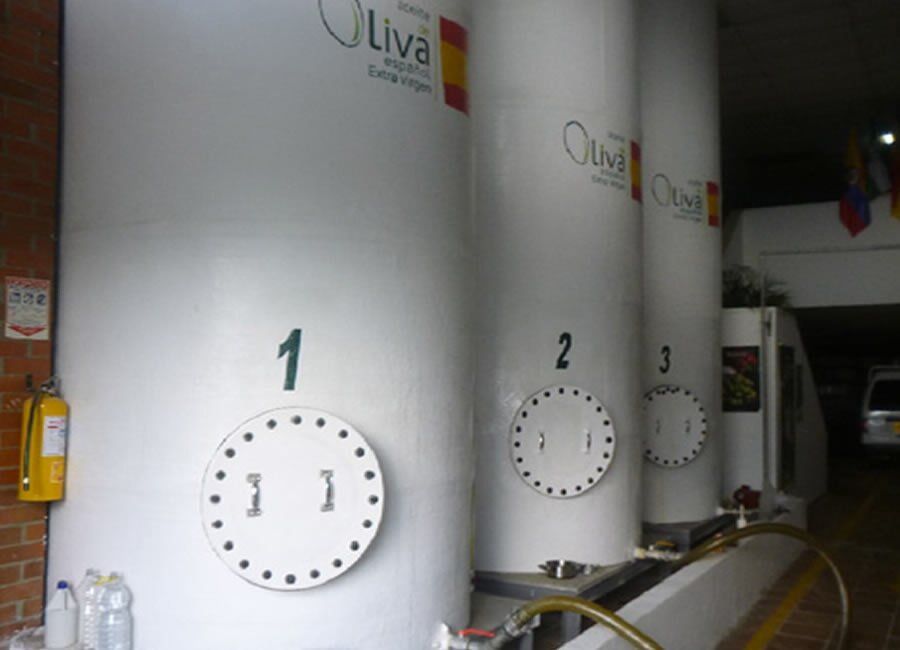 Fibracol Ltda. tanques para fábrica