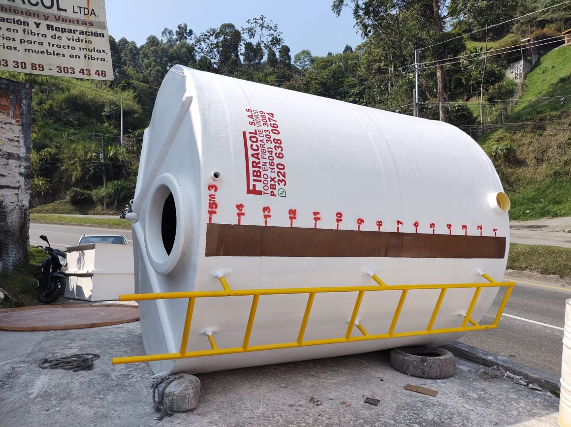 Tanque de almacenamiento de 15.000 litros en fibra de vidrio
