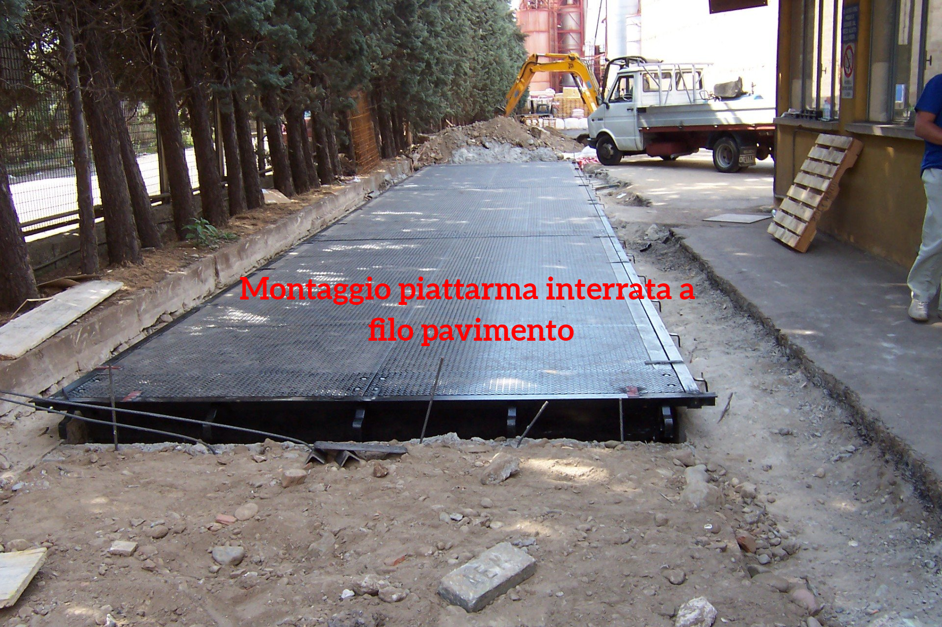 piattaforma a filo a pavimento prima del montaggio