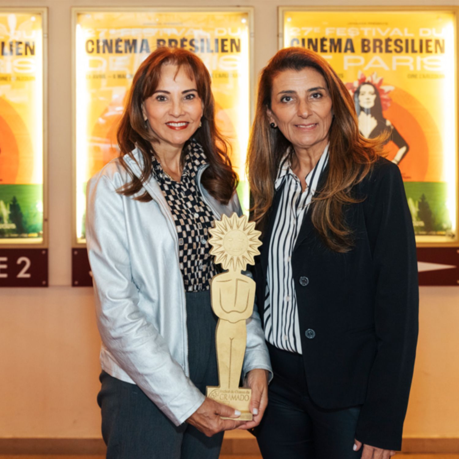 A presidente da Gramadotur, Rosa Helena Volk, a diretora de eventos da Gramadotur, Tatiana Ferreira durante a Mostra Gramado, em Paris - Foto: Daniela Ometto A presidente da Gramadotur, Rosa Helena Volk, a diretora de eventos da Gramadotur, Tatiana Ferreira durante a Mostra Gramado, em Paris - Foto: Daniela Ometto
