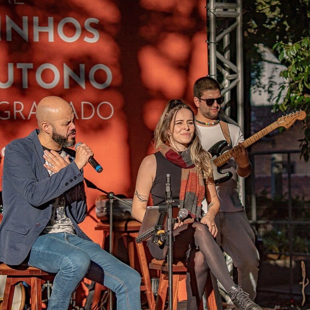 Apresentações musicais marcaram o Festival Caminhos de Outono em Gramado 2024 - Foto Instagram Oficial do Evento Apresentações musicais marcaram o Festival Caminhos de Outono em Gramado 2024 - Foto Instagram Oficial do Evento