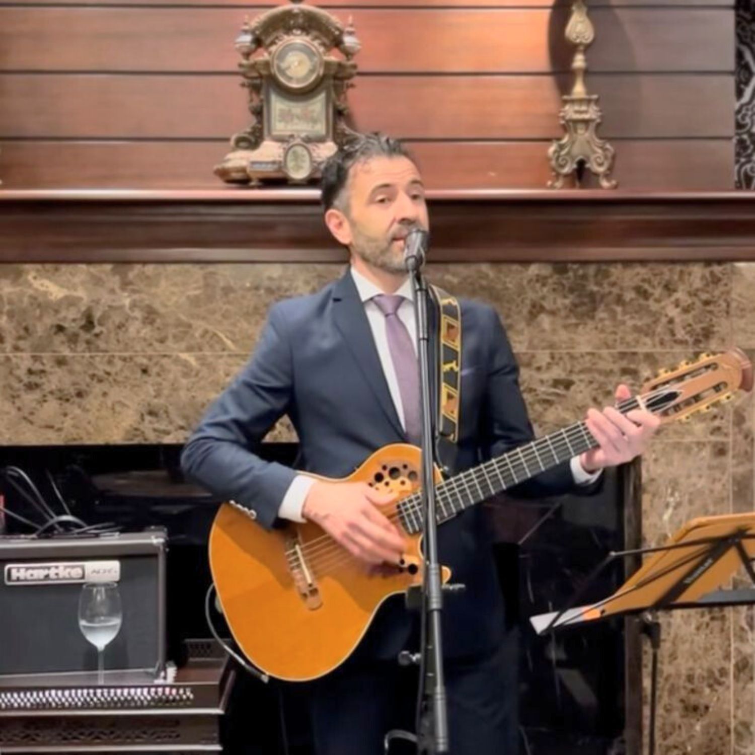 Cantor italiano Fabiano La Falce no Castelo Saint Andrews Hotel de Luxo em Gramado - Foto Divulgação Cantor italiano Fabiano La Falce no Castelo Saint Andrews Hotel de Luxo em Gramado - Foto Divulgação