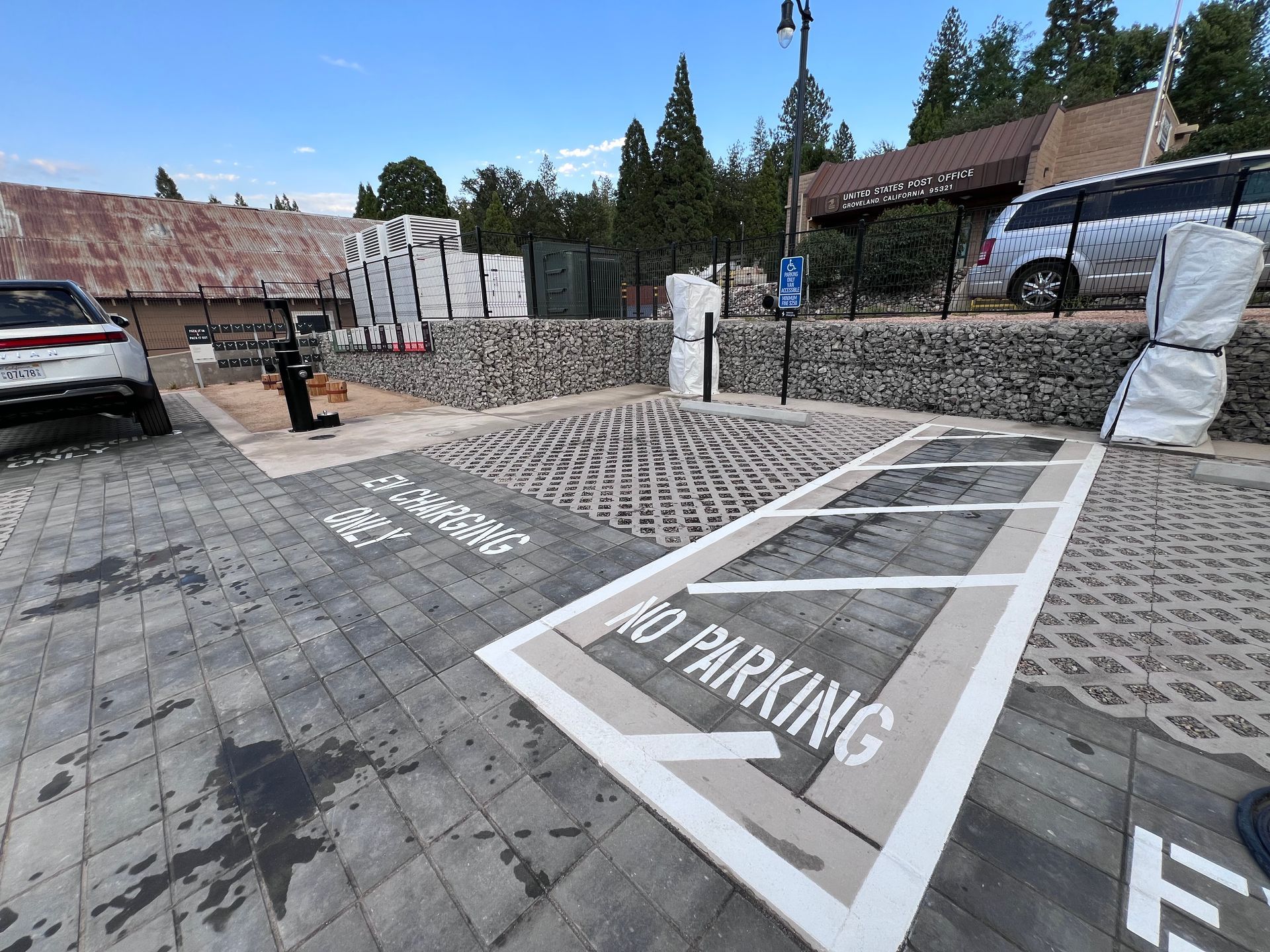 Decorative concrete driveway for commercial property in Stockton CA.
