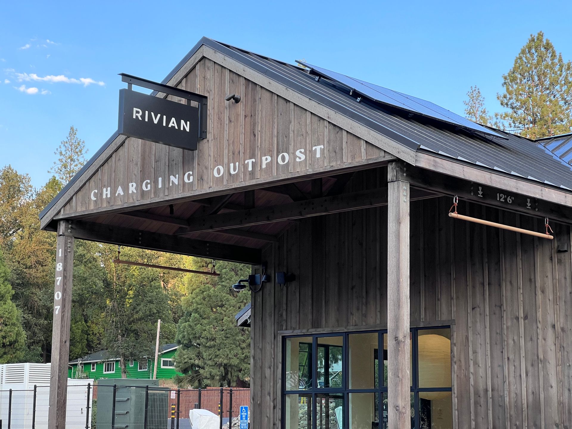 Shade installation for commercial landscaping project in Stockton CA.

