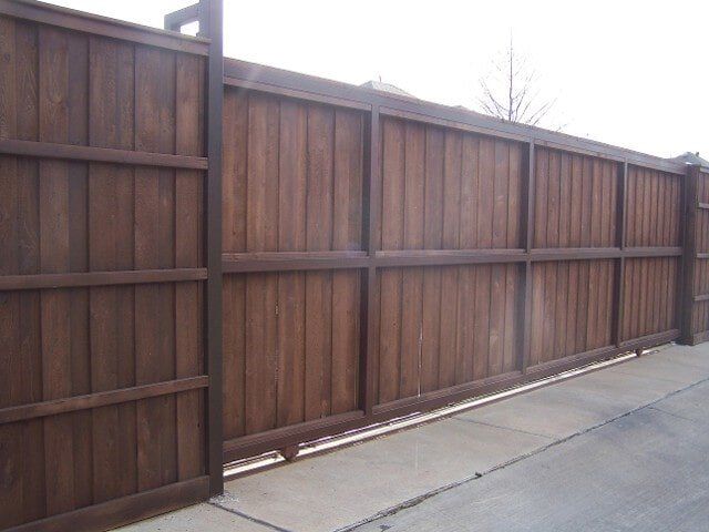 Wooden gate - Custom gate fabrications in Plano, TX