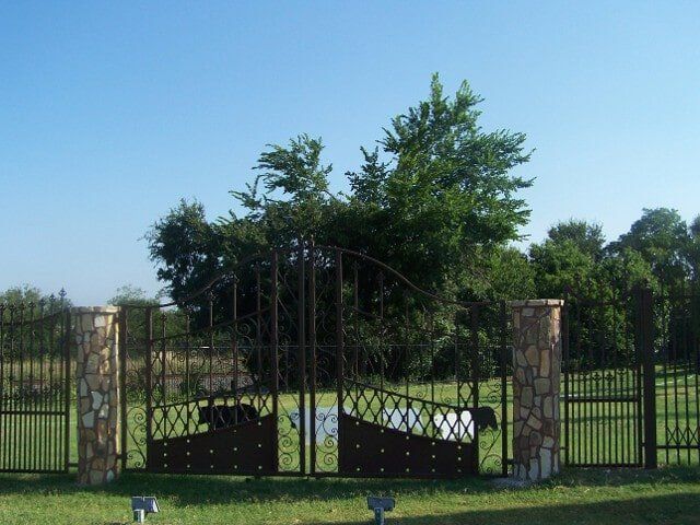 Steel gate - Custom gate fabrications in Plano, TX