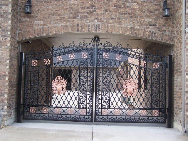 Entrance gate to residence - Custom gate fabrications in Plano, TX