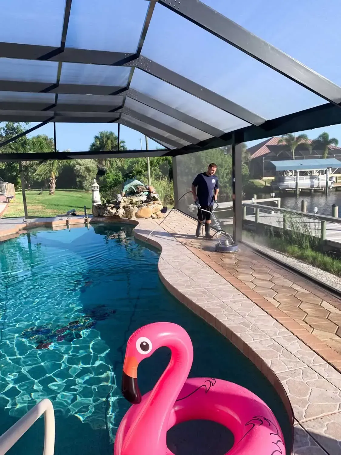 pool-cage-cleaning-bradenton