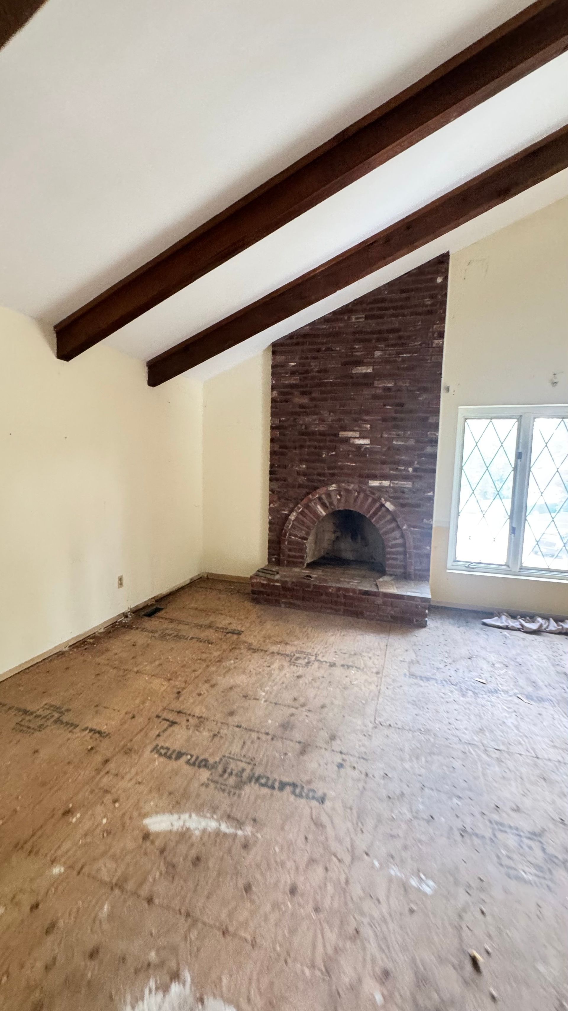 Sold sign in front of home, symbolizing a sell house fast in a residential area.