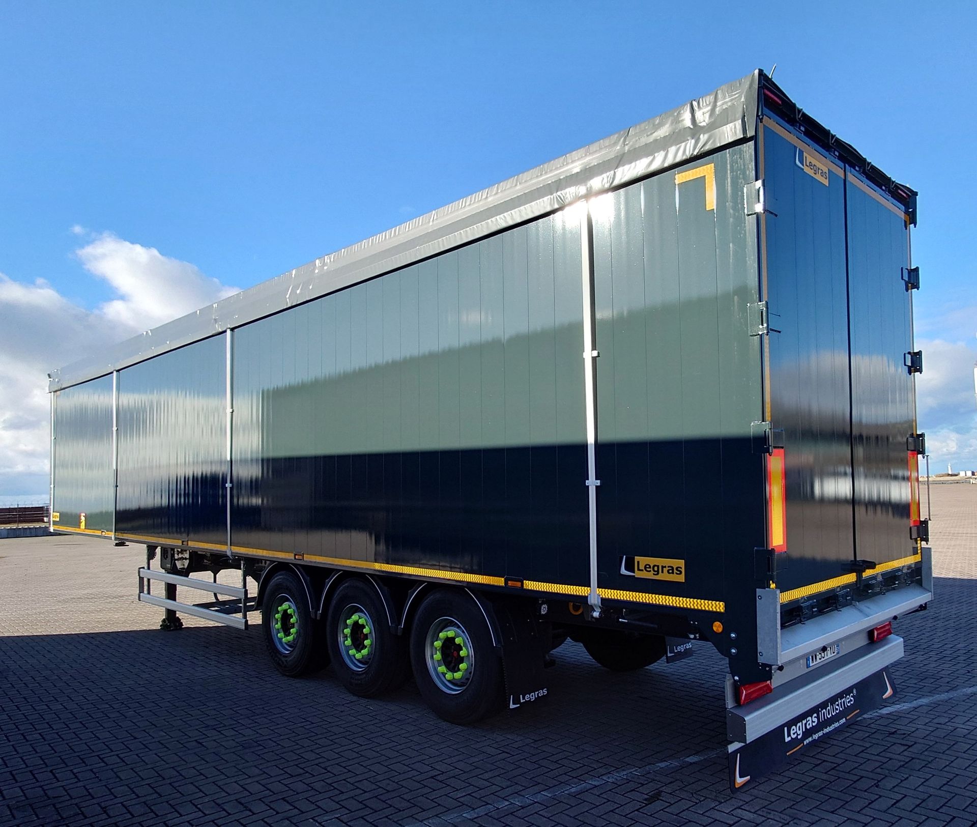 LEGRAS рухома пiдлога, Legras в Україні, щеповоз Т7, щеповозы, причип, напівпричеп ЛЕГРАС, cargofloor, подвижной пол walking floor Ukraine, knapen, kraker, bodex, schwarzmueller, сервис LEGRAS