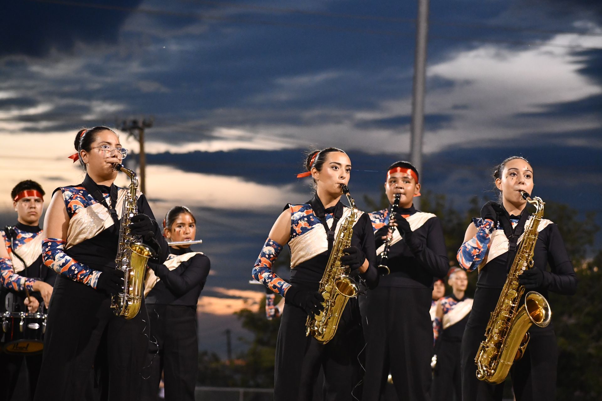 Band students play saxophone