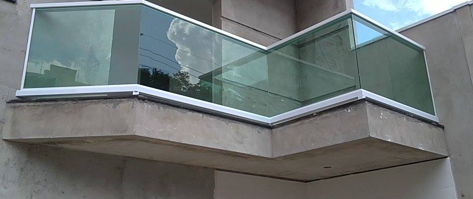 Sacada Envidraçada - F. Nava Vidros