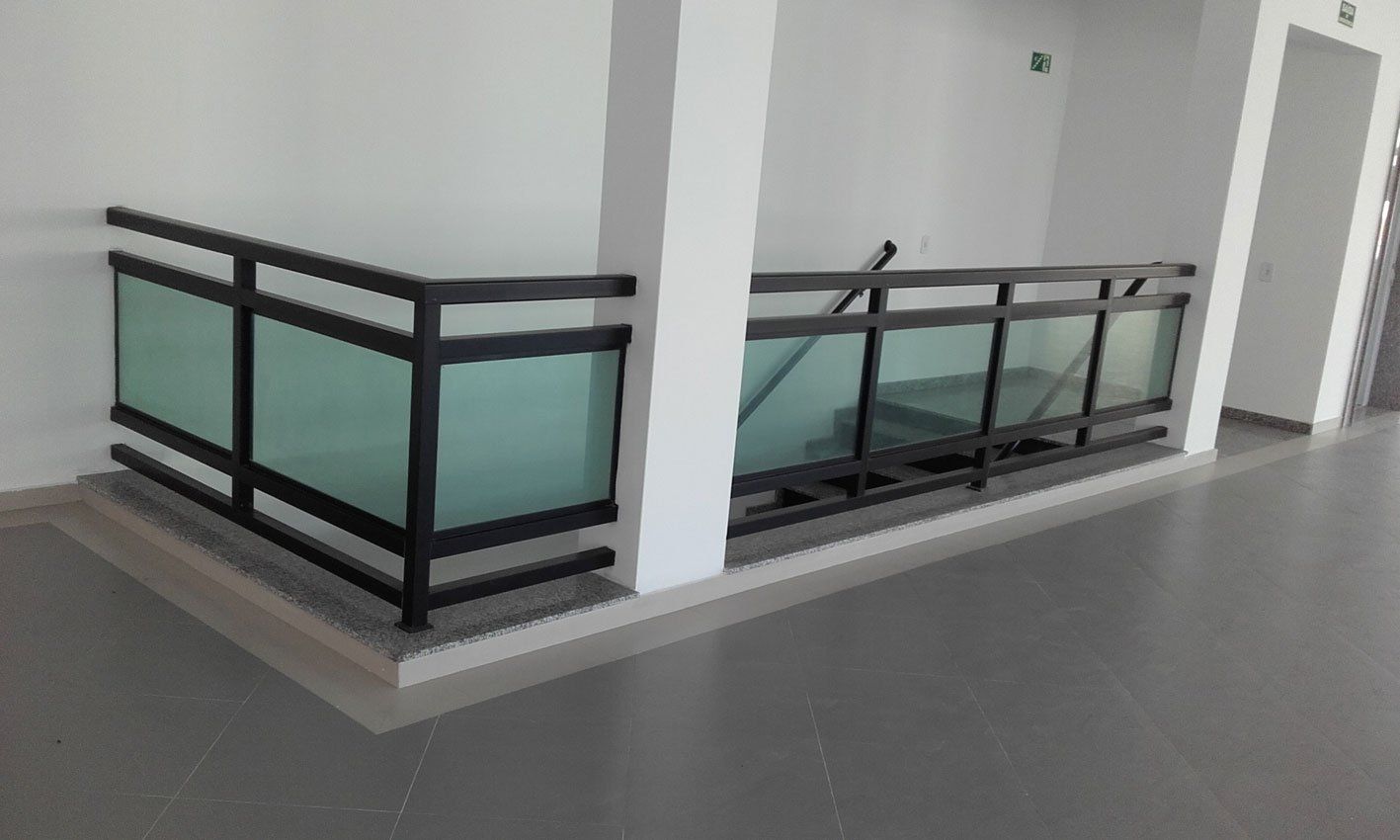 Guarda Corpo com Vidros | F. Nava Vidros