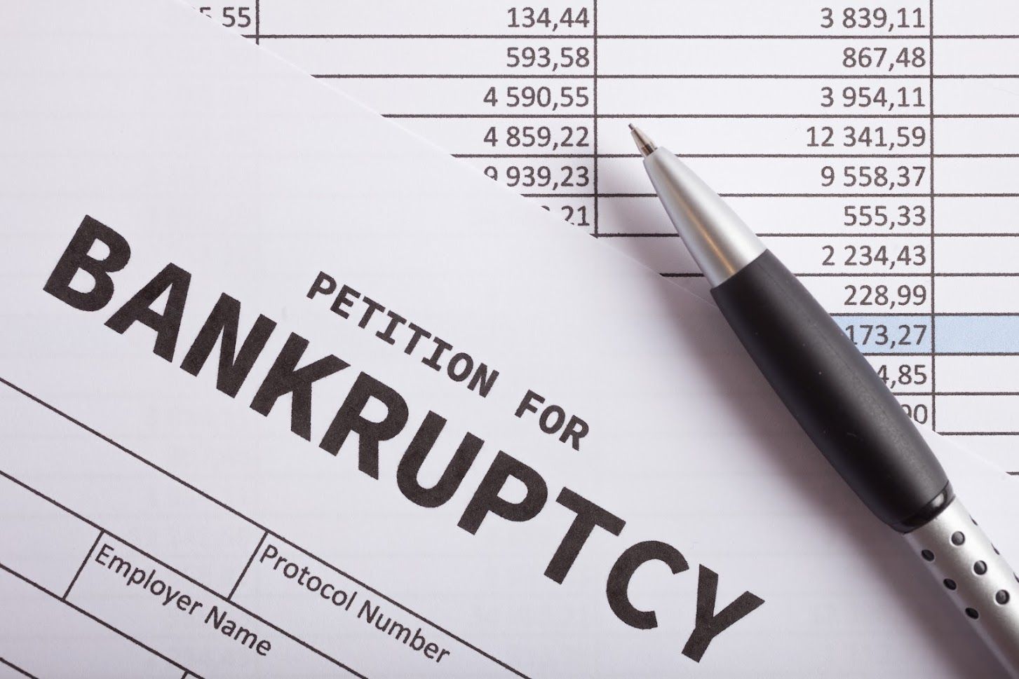 View of Chapter 7 bankruptcy paperwork with McManus and Associates, a Chapter 7 bankruptcy attorney 