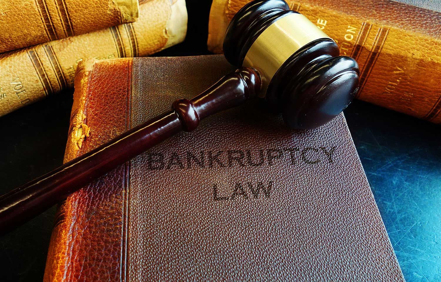 Gavel on bankruptcy Law books.
