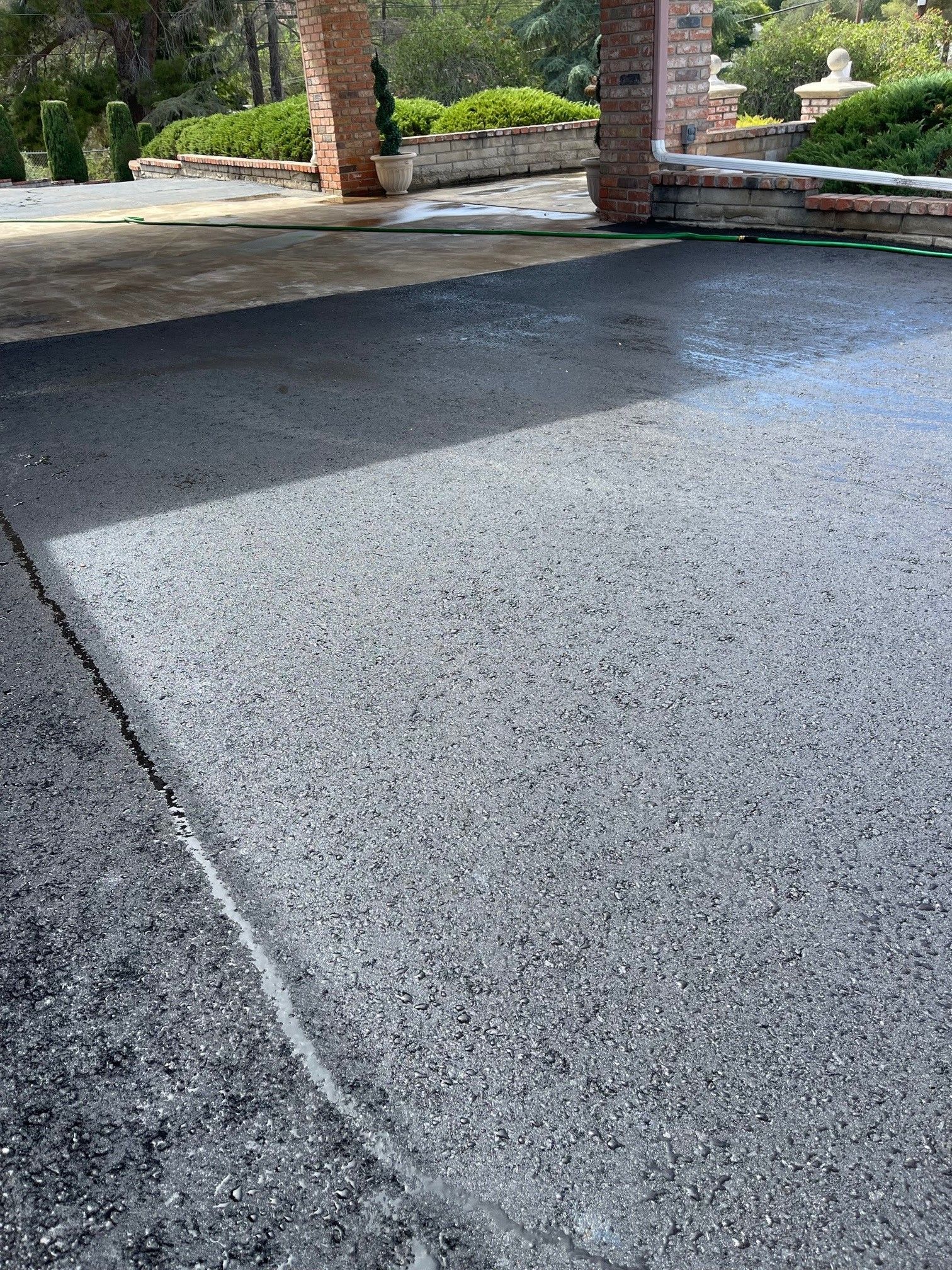 New driveway paving completed by Pacific Asphalt Paving in Menifee CA