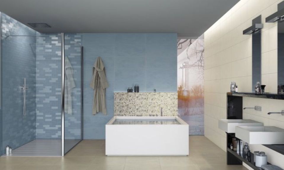 bagno in gres porcellanato a tema azzurro