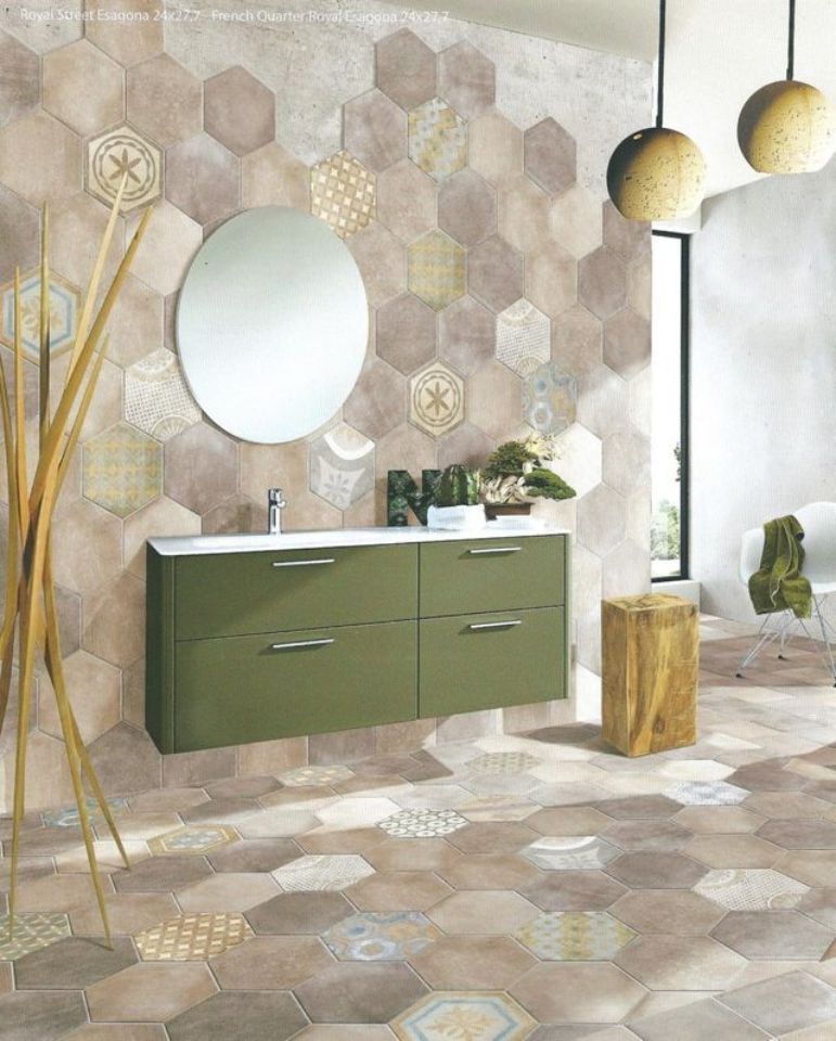 bagno in gres porcellanato di colore marrone