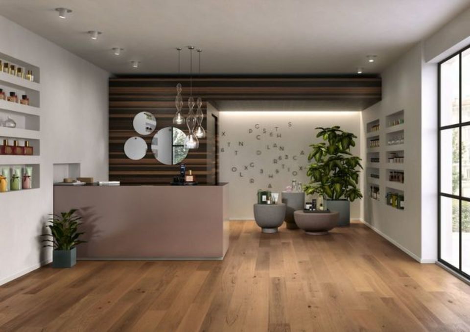 abitazione con parquet in legno scuro