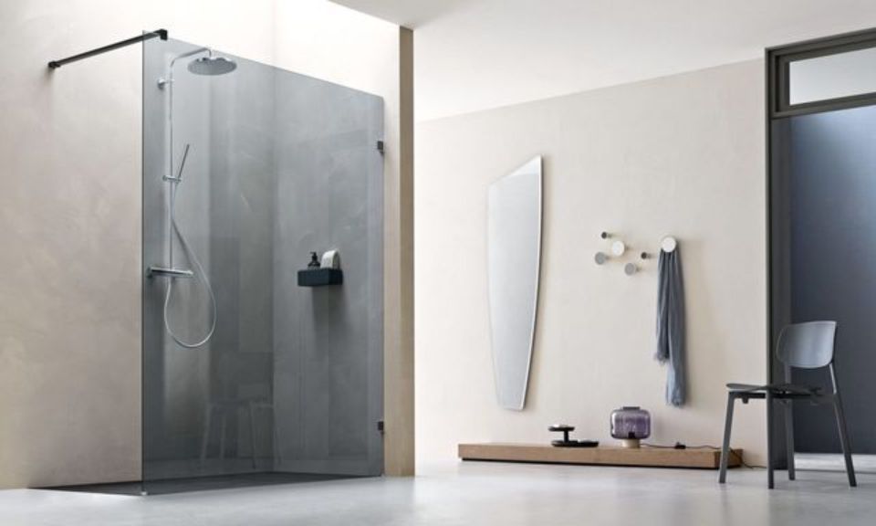 bagno moderno con box doccia minimale