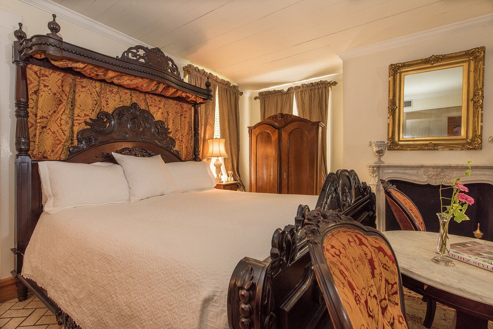 Lucy Room Side Bed — Natchez, MS — The Burn Luxury Inn