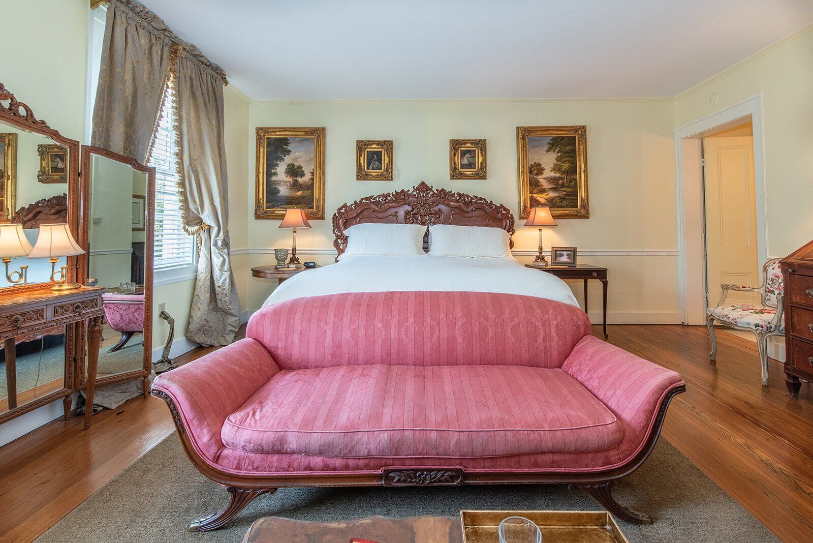 Laura Room — Natchez, MS — The Burn Luxury Inn