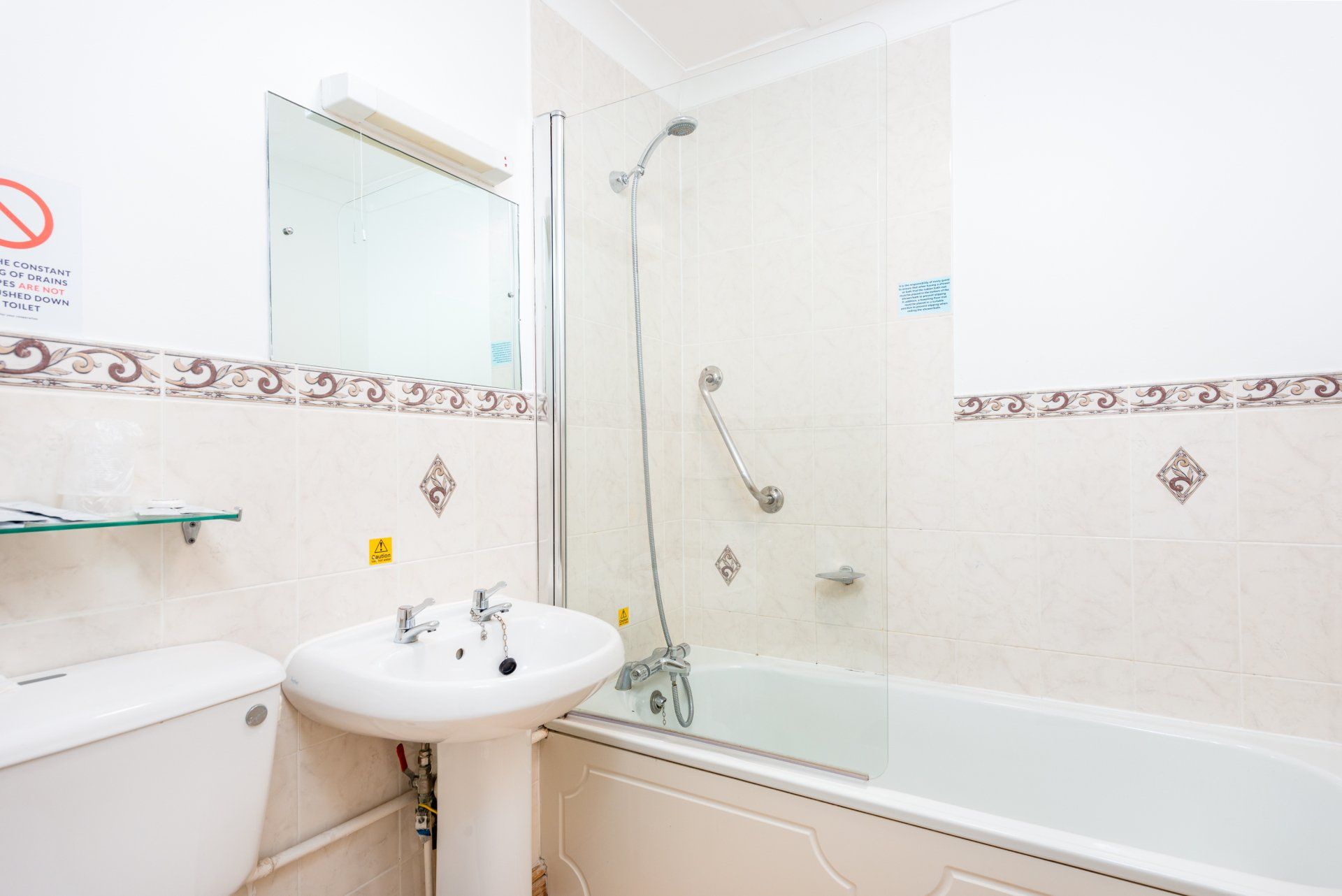 An ensuite bathroom at the Imperial Hotel in Eastbourne