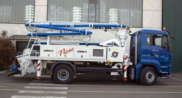 macchina Cifa per lavori di edilizia in cantiere