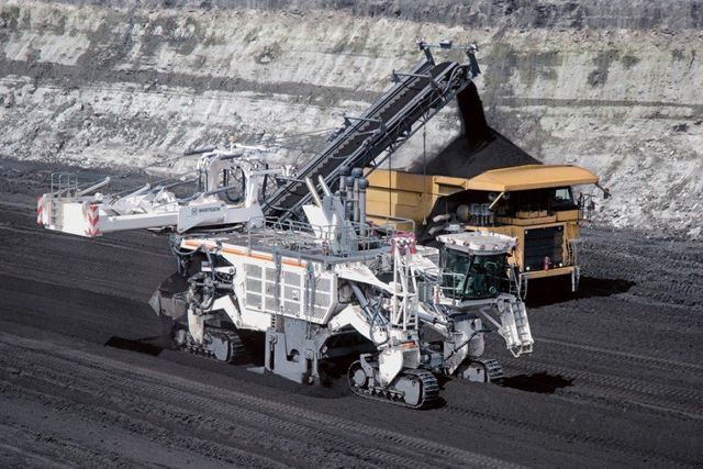 macchinario Wirtgen per asfalto