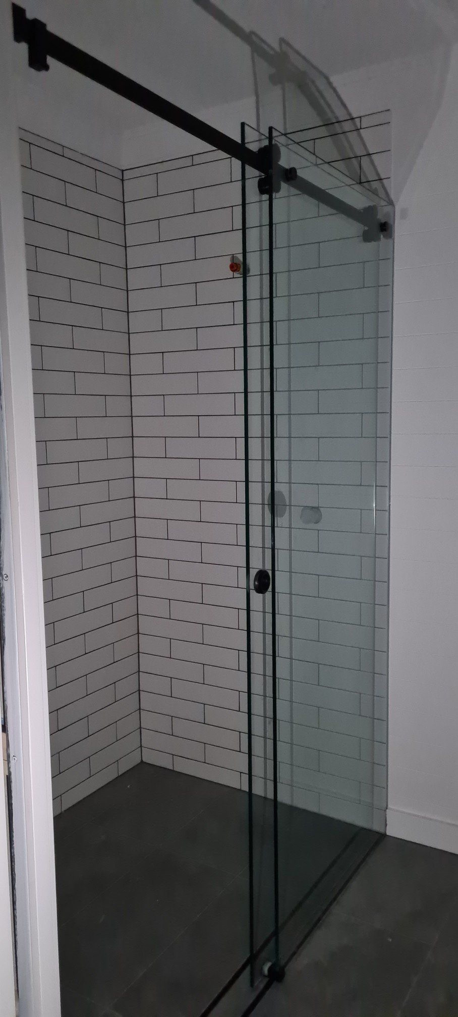 1 Frameless Shower Screens Newcastle Supply & Install