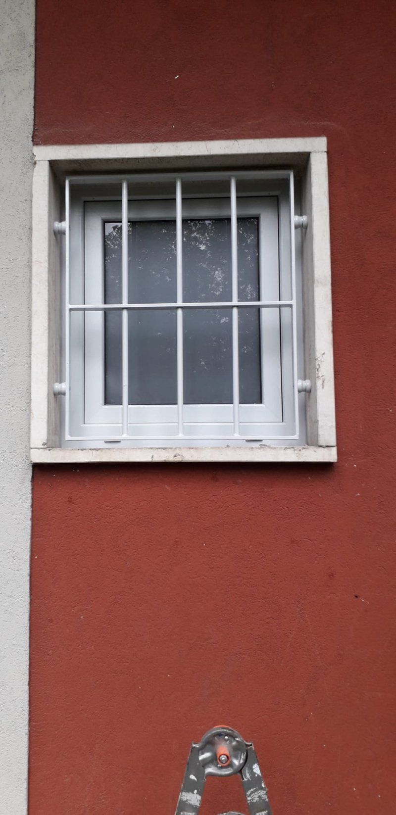 inferriata su finestrella