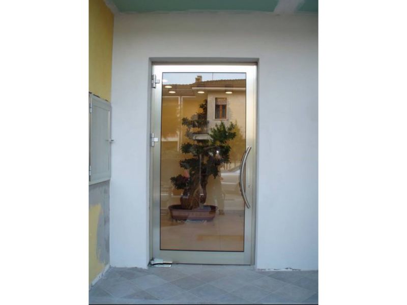 porte e portoni in alluminio