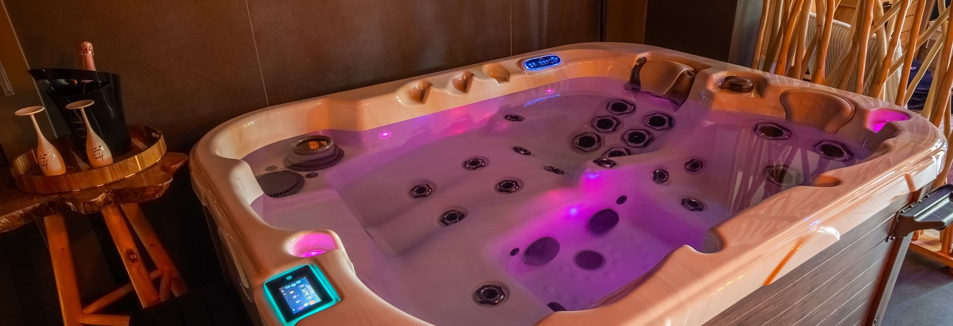 Jacuzzi thérapeutique W'O Waterloo, spa privatif idée cadeau couple
