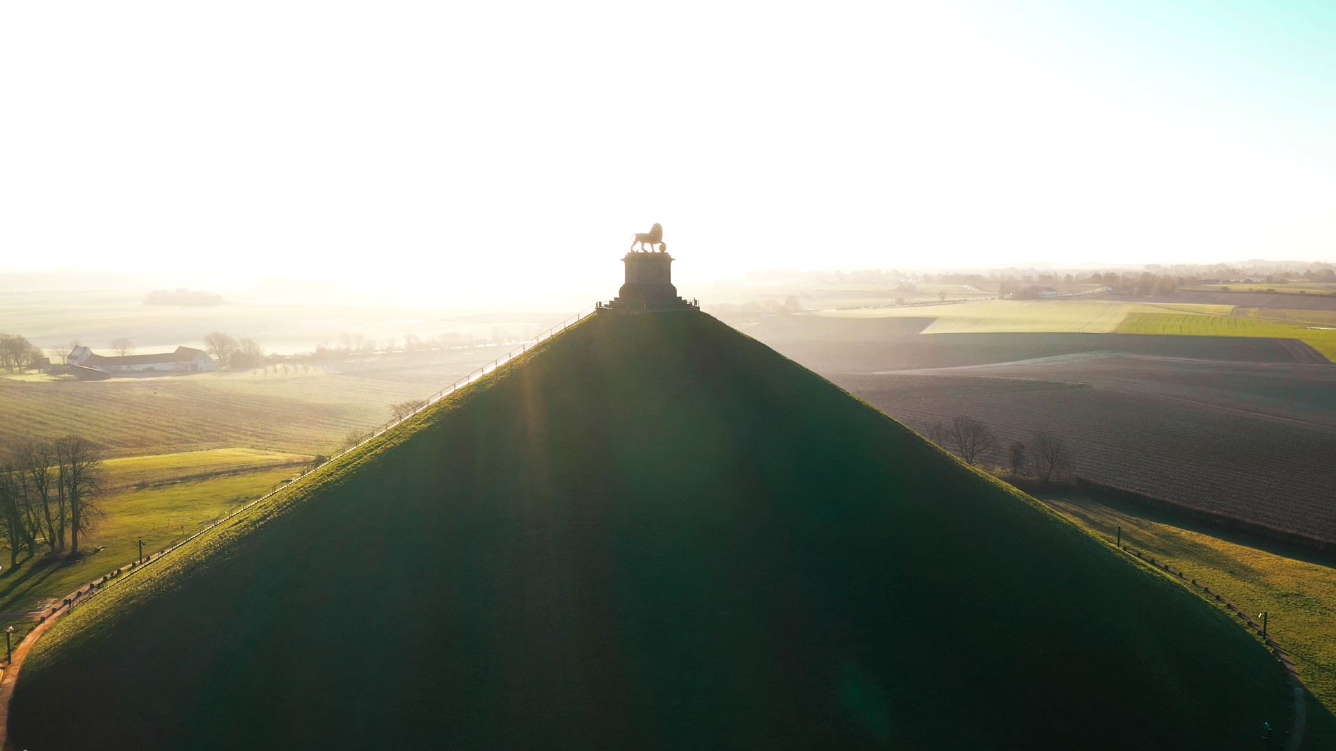 Butte du Lion, Waterloo, à proximité de W'O