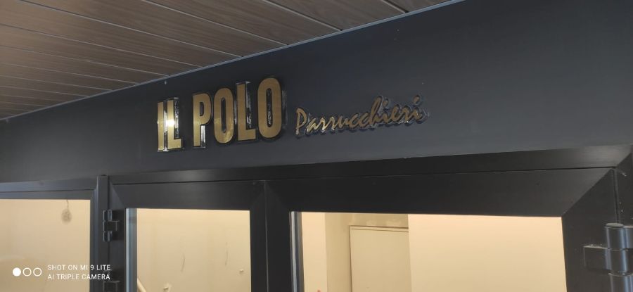 dettagli insegna scatolata