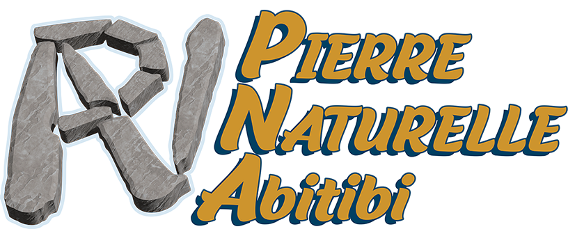 Logo pour Pierre Naturelle Abitibi : « RA » composé de pierres, texte en jaune et bleu.