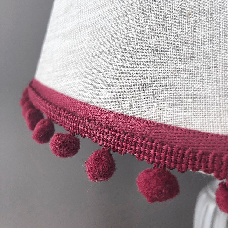 Dettaglio di design di un paralume in stoffa