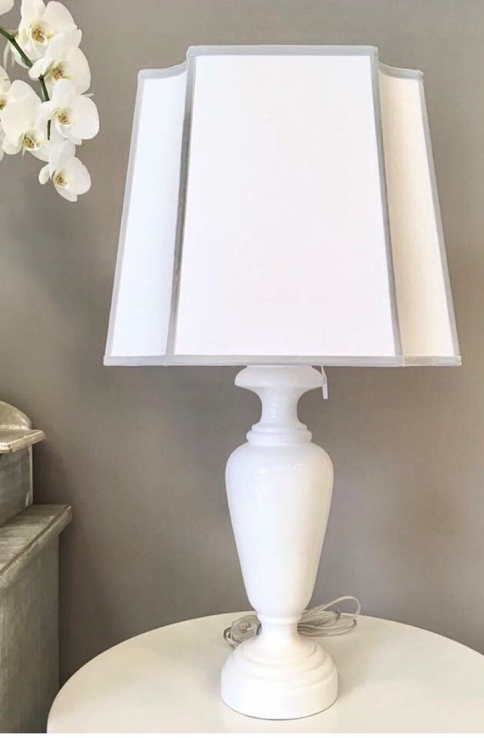 Paralume in stoffa bianca